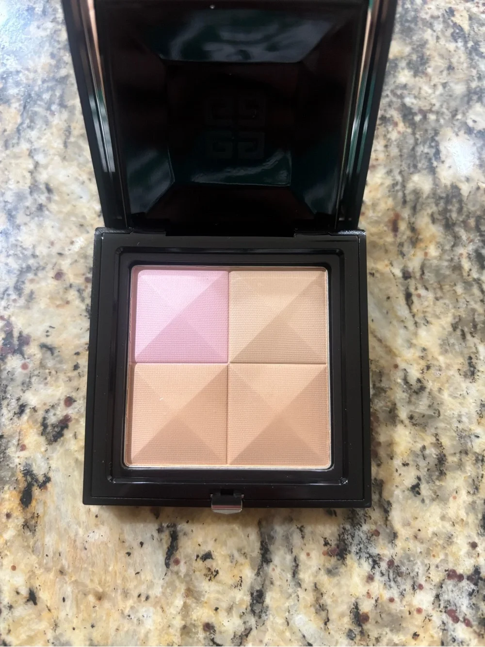 Givenchy Prisme Visage powder - shade 4 dentelle beige